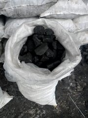 Уголь в мешках по 30 кг.