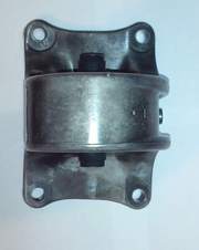 Подушка двигателя передняя левая 11220-40U02 11220-31U00 11220-40U00