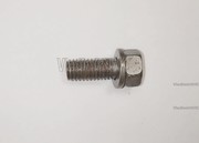 Болт крепления кронштейна выпуска MF244853